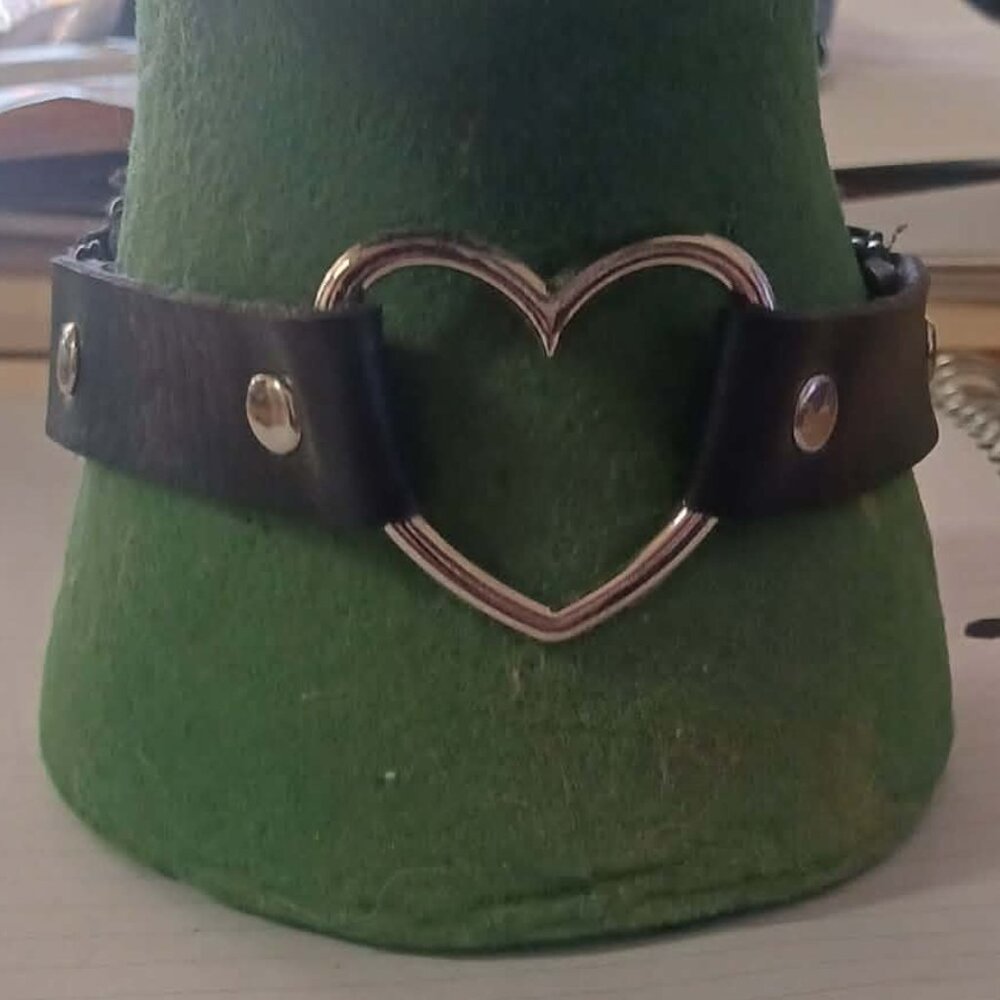 Adjustable silver heart choker